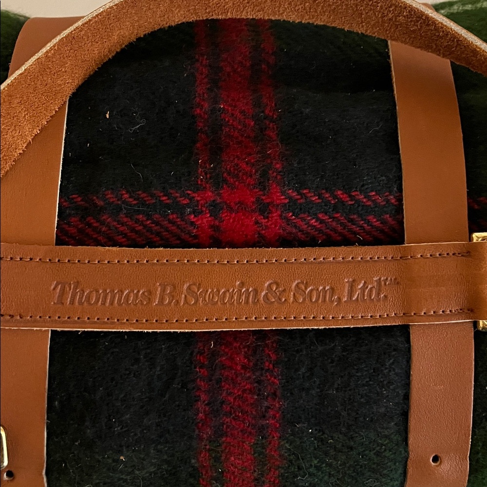 Vintage Tartan Wool Travel Roll Blanket with Leather Straps Green Red - Picture 6 of 6